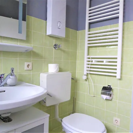 Downhill 4 Pers Near Lift Wlan *